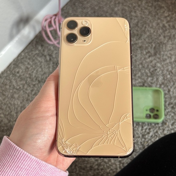 iPhone 11 Pro - Picture 2 of 8